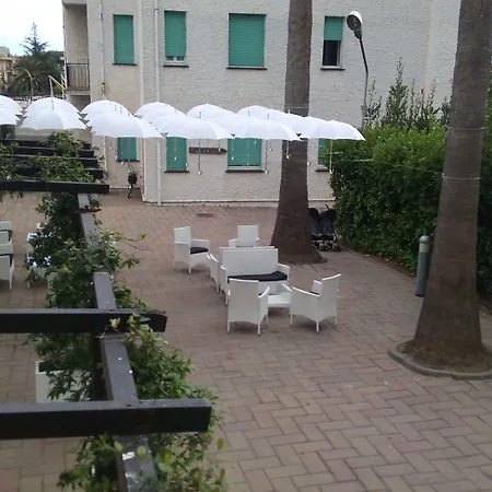 Riviera Lägenhetshotell Pietra Ligure