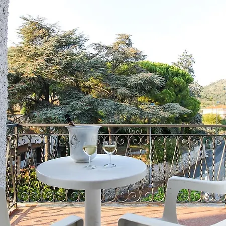 Riviera Aparthotel 2*