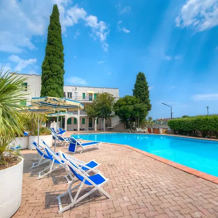 Riviera 2* פייטרה ליגורה