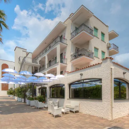 Riviera Aparthotel 2*