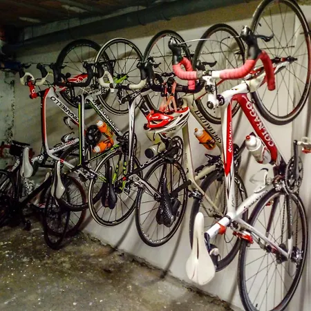 מלון דירות Riviera 2*