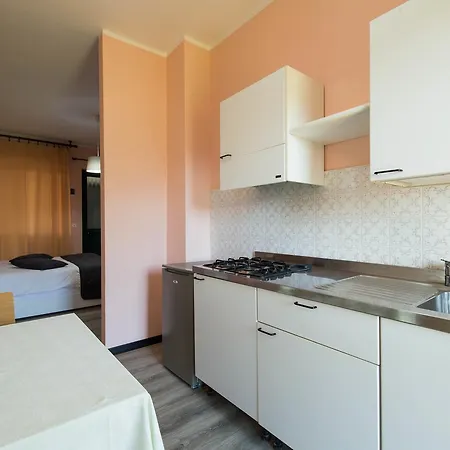 Riviera 2*