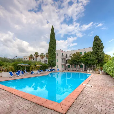 Riviera 2*