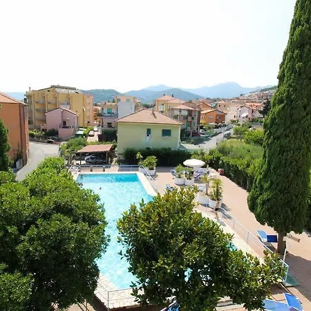 Riviera 2*